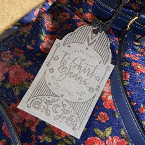 Floral Backpack - Picture 3 of 8